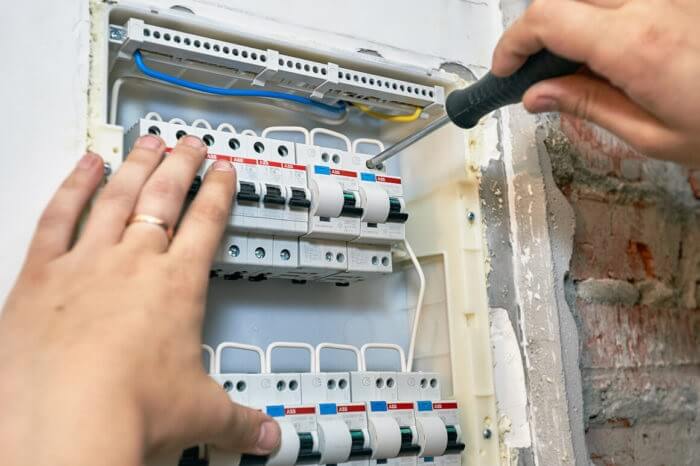 проверка на електрозразпределително табло