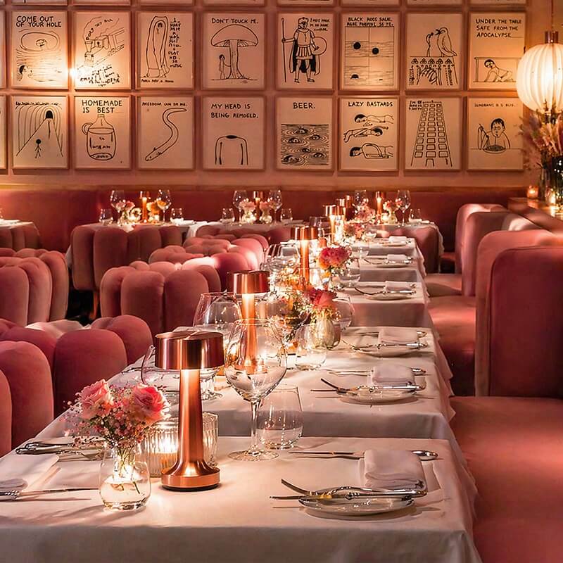 безжична презареждаема лампа за маса